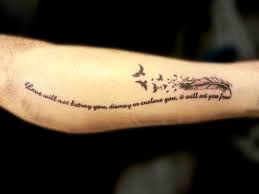 Idee Tatouage Femme Poignet Plume Modele De Tattoo 326091