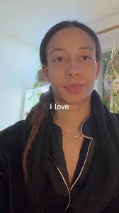 Talia Rowe's Instagram, Twitter & Facebook