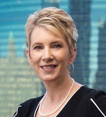 Sandra Oberle's Instagram, Twitter & Facebook