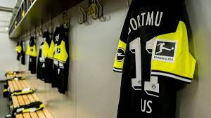 Der bvb hat ein neues sondertrikot vorgestellt. C8q2fx6 Ms6ttm