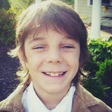 Now he's looking more like a Munchkin !🧡💙💚 yes people have views