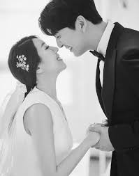 김남일,정준호,김태균.신혼여행가기 전과 후의 비교 사진이랍니다. ì»¬íˆ¬ì‡¼ ì´í•„ëª¨ ì„œìˆ˜ì—°ê³¼ ê²°í˜¼ ì²«ë‚ ë¶€í„° í˜„ì‹¤ ì¡°ì„ ì¼ë³´