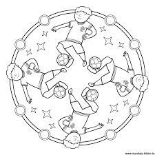 Fussball ausmalbilder bieten eine tolle möglichkeit, die kreativität, den fokus, die motorik und die farberkennung der kinder aller. Fussball Mandala Ausmalbild Zum Kostenlosen Ausdrucken