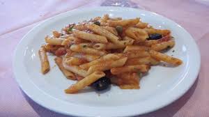 La pasta tonno olive e capperi è un primo piatto che amo, se preparato con il tonno fresco, come in questo caso. Pasta Con Tonno Olive E Capperi Picture Of Il Calesse Cosenza Tripadvisor