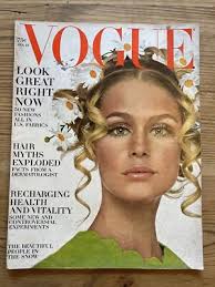 VOGUE-JANUARY 15, 1968-PENELOPE TREE by AVEDON-VERUSHKA-MARISA BERENSON  Twiggy