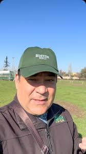 El buen periodista alimenta la fuente, en mi caso, estoy en la vanguardia  en la cobertura de la Fuente hípica, siempre con una agenda y muy  proactivo. Mi olfato periodístico, es una de mis fortalezas ...