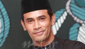 Beliau berlakon bersama remy ishak, kamal adli, nabila huda, shahriza mahmud dan puteri syasya. Terkesan Dengan Skrip Pulang Remy Bapa Berbaik Mynewshub