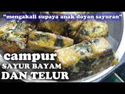 Campur telur, tahu dan kucai ke dalam wadah. Cara Membuat Omelet Telur Sayur Bayam Youtube