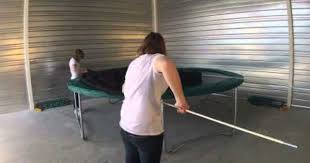 Comment Monter Le Trampoline Pour Enfants Oxygen Decouvrez Notre Tutoriel Video Qui Vous Explique Chaque Etape Du Montage Http Www France Trampoline Co