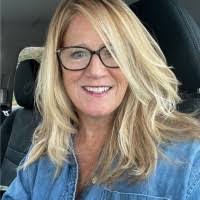 Julie Foley's Instagram, Twitter & Facebook