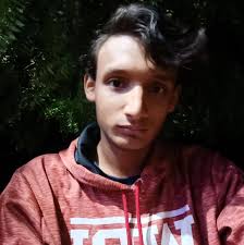 Un Aczino no da miedo si se viste de payaso".