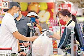 消費補貼計劃（葡萄牙語：plano de subsídio de consumo）是澳門特區政府因應澳門經濟受2019冠狀病毒病澳門疫情影響，為扶持中小型企業而推出的措施。 é›»å­æ¶ˆè²»åˆ¸æ¾³é–€åŠ ç¢¼è±ªæ´¾æ¸¯åºœåˆè¼¸æ¢è¡— æ±æ–¹æ—¥å ±