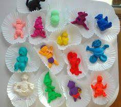 +70 frases para abuelos y abuelas. Bebes De Plastilina 30 Juegos De Baby Shower Que Son Realmente Divertidos Baby Showers Divertidos Juegos Para Baby Shower Baby Shower