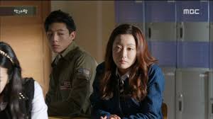 But when she finds out that her daughter, oh ah ran, is being victimized by bullies at school, she decides to do something about it directly, and what ensues. Angry Mom Episode 8 Dramabeans Deconstructing Korean Dramas And Kpop Culture Korean Drama Korean Actors Mom
