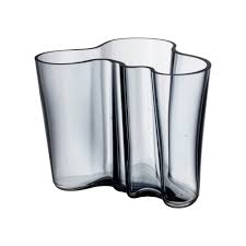 In 1936, alvar aalto created his classic series of glass vases. Iittala Alvar Aalto Collection Vase 160 Mm Recycled Iittala Com