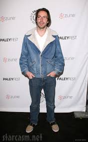 John francis daley as sam weir, a geek who is constantly bullied in high school, especially for his martin starr as one of the funniest characters of the show, bill haverchuck. Photos Freaks And Geeks Reunion At Paleyfest 2011