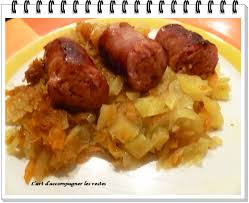 600 g de pommes de terre nouvelles 4 maquereaux de 200g levés en filets ou 6 petits maquereaux 1 carotte nouvelle 3 oignons nouveaux 2 gousses d'ail nouveau 15 cl de vin blanc 5 cl de vinaigre de cidre 2 cuil. Saucisse Grillee Et Galette De Pommes De Terre Laurent Mariotte L Art D Accompagner Les Restes