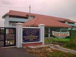 Pasar awam kampung baru tesise 4.2 km uzaklıktadır. Sekolah Agama Bandar Putra Segamat Mapio Net