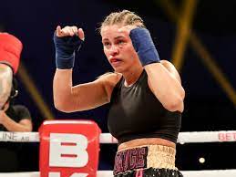 Though the american has never been a ufc champion, she is one of the company's more famous faces because of her appearance on dancing with the stars, chopped, and her popular instagram account. Fjs9xe42 Xsfrm