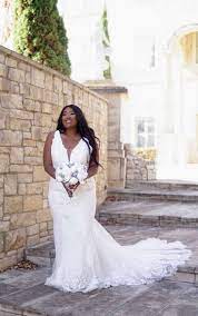 Lace Halter Plus Size Wedding Dress With Back Detail Stella York Wedding Dresses Stella York Wedding Dress York Wedding Dress Fitted Lace Wedding Dress