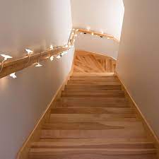 Dans un appartement duplex ou une maison, l'escalier est souvent un moyen banal et nécessaire pour passer d'un niveau à un autre. 10 Idees Deco Pour L Escalier Blog But