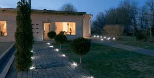 Artmüller bietet klassische und moderne außenbeleuchtung, gartenbeleuchtung und zubehör wie lampen, laternen, sonnenuhren, brunnen, briefkästen und ziergegenstände. Stimmungsvolle Gartenbeleuchtung Kemmler De