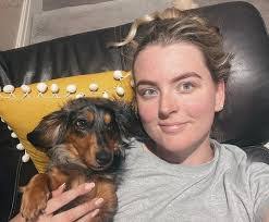 Shelly Burt's Instagram, Twitter & Facebook