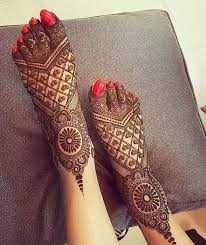 = pak andika lokasi = malang office = arz studio. 15 Latest Foot Mehndi Designs For 2020 Meesho