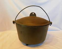 Birmingham Stove And Range Model 126 3 Legged Cast Iron Small Dutch Oven W Lid 3 Footed Bsr Birmingham Stove And Range Iron Skillet 1968 Cooker Round Bean Pot Ship Free In 2020 Bean Pot Dutch Oven Cast Iron Dutch Oven