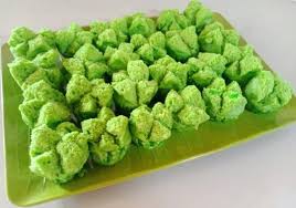 Kamu bisa bikin yang lebih nikmat di rumah dengan resep dan cara membuat bolu kukus berikut ini! Bolu Kukus Pandan Lembut Dan Mekar Kaskus