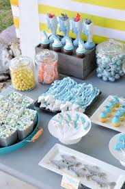 Mesas De Postres De Baby Shark Fiesta De Baby Shark Invitaciones Baby Shark Decoracion Shark Themed Birthday Party Shark Theme Birthday Pool Birthday Party