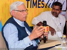 Ensure Transparent Decision Making In Banks Vinod Rai Decision Making This Or That Questions Economic Times