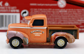 Want a hand getting your car ready in the morning? Dan The Pixar Fan Cars 3 Smokey