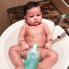 Aaisyah is a famous baby model who also a daughter of a famous actress rozita che wan and actor zain saidin. Aaisyah Dhia Rana Facebook