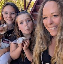 Are there any skate parks or skateboard related stores near the area?