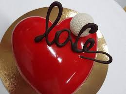 Con un leggero anticipo auguro a tutti un buon san valentino. Torta Moderna A Forma Di Cuore Yogurt E Fragola Per San Valentino Picture Of Pasticceria Boccia Michele Striano Tripadvisor