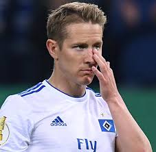 He is 29 years old from germany and playing for blackburn rovers in the efl championship. Hamburger Sv So Reagiert Lewis Holtby Auf Seine Suspendierung Welt