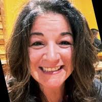 Lia Calix Email & Phone Number