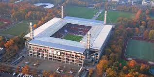 Rasenplatz (stadion), trainingsplatz (rasen), kunstrasenplatz, ascheplatz ; 1 Fc Koln Fortuna Koln Viktoria Koln Gibt Es Ein Grosses Stadion Karussell In Koln Kolner Stadt Anzeiger