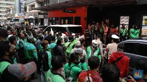 Tante vs ojol terbaru 2021. Gara Gara Bts Meal Antrean Ojol Mengular Di Mcd