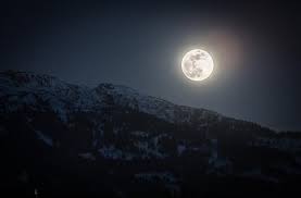 Fenomena ini didefinisikan ketika kurang dari 223.694 mil dari pusat bumi, bulan purnama penuh akan terjadi tiga kali pada tahun 2020. Pandangi Langit Fenomena Supermoon Akan Dimulai Sebentar Lagi Hitekno Com