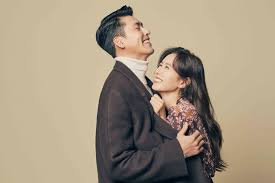 To fund their film, three men decide to run a guesthouse called waikiki. one day, a single mom comes in with an adorable baby. 5 Best Korean Drama Series To Binge Watch On Netflix In 2020 Tatler Singapore