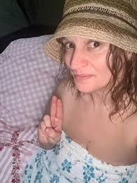 That little face just melts my heart 💜💖