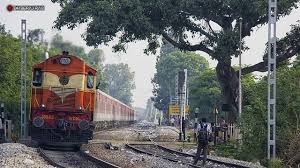 Bangalore Rajdhani Now Available In Lhb Version Train Wallpaper Train Photography Indian Railways