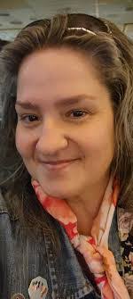 Liz Dill's Instagram, Twitter & Facebook