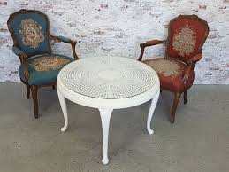 Manchmal wird shabby chic mit „vintage. Wohnzimmertische Couchtisch Shabby Wohnzimmertisch Beistelltisch Weiss Tisch Holztisch Antikstil Antiquitaten Kunst