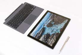 As is the case with the zenbook 3, the transformer 3 pro can be combined with an asus universal dock. Transformer 3 Pro Ausprobiert Asus Surface Dockt Bei Spielern An Golem De