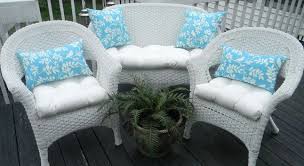 Indoor Outdoor Wicker Cushion And Pillow 7 Pc Set Solid White Cushions Light Blue And White Botanical Bird And Leaf Print Pi White Cushions Outdoor Wicker