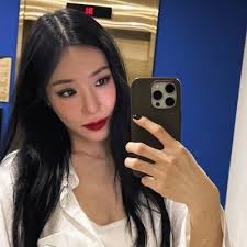 So there will be a tiffany elle mag interview soon? #TiffanyYoung 🧡🍊🔥