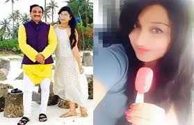 Recently, a tweet by haridwar bjp mp and former cm ramesh pokhriyal nishank went viral as it upholds the simple truth that children, irrespective he tweeted a picture where he was arranging stars on her daughter shreyasi nishank's army uniform. Meet Ex Cm Daughter Who Became Indian Army Officer à¤ª à¤° à¤µ à¤¸ à¤à¤® à¤• à¤¬ à¤Ÿ à¤¸ à¤¨ à¤® à¤¬à¤¨ à¤•à¤° à¤¨à¤² à¤œà¤¬ à¤µà¤° à¤¦ à¤ªà¤¹à¤¨ à¤ª à¤¤ à¤• à¤¸ à¤¥ à¤¹ à¤ˆ à¤® à¤² à¤• à¤¤ à¤¤ à¤¦ à¤–à¤¤ à¤°à¤¹ à¤—à¤ à¤² à¤—